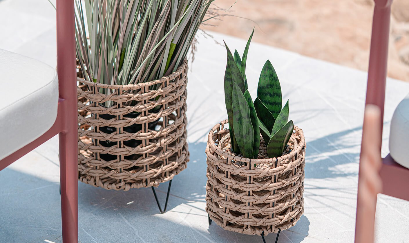 Turn your garden into a plant paradise with stylish planters and greenery accessories.